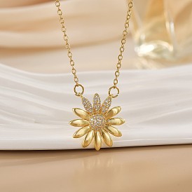 Подвеска в виде цветка ромашки из латуни с микропаве и прозрачными кубическими циркониями, цепочка-косичка для женщин