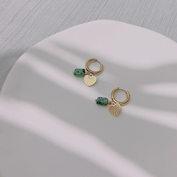 Серьги-кольца с подвеской-колонной из натуральной бирюзы, с термоамулетом из нержавеющей стали