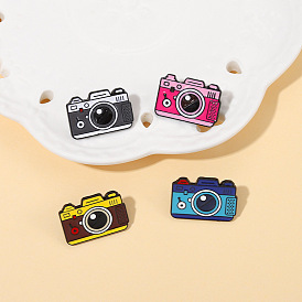 Cartoon Camera Brooch Pin for Photography Enthusiasts - Cute Metal Badge with Clasp