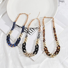 Resin Chain Necklace: Trendy and Versatile Fashion Accessory for Women