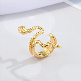 Chic Snake Wrap Ring with Adjustable Opening for Fashionable Statement Look