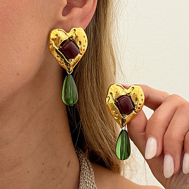 Серьги-гвоздики из сплава и смолы ко Дню святого Валентина, сердце со слезой