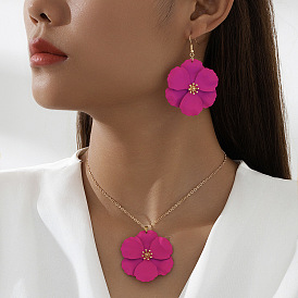Collar y pendiente colgantes de aleación de flores esmaltadas, dorado