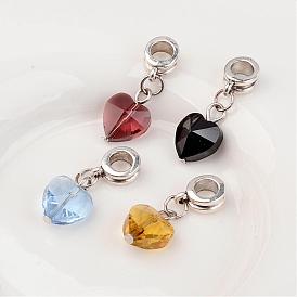 Dijes colgantes europeos de cristal con forma de corazón facetado con fornituras de aleación, 26 mm, agujero: 4.5 mm