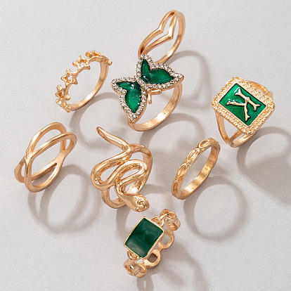 Потрясающий комплект женских колец с пентаграммой в виде змеи и бабочки из золота и зеленого цвета с буквой K