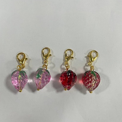 4piezas 2estilos decoraciones colgantes de fresa hechas a mano con lampwork, con broches de langosta de la aleación de la garra