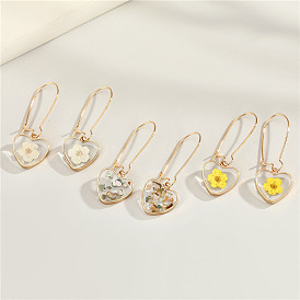 Fashionable Resin Earrings with Heart-shaped Dried Flowers - Simple, Transparent, Glass Ball.