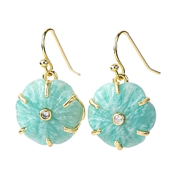 Амазонит Серьги-подвески из натурального амазонита с цветком, с прозрачным кубическим цирконием и латунной фурнитурой, золотые, стойки покрытие, 25x16.5 мм