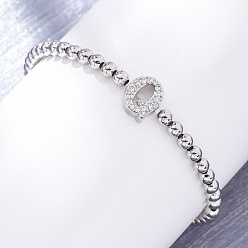 Letter Q Латунные круглые бусины эластичные браслеты, Подвеска в виде буквы из латуни с микропаве из прозрачного кубического циркония для женщин, без свинца и без кадмия, стойки покрытие, платина, Буква Q, внутренний диаметр: 2~2-1/8 дюйм (5~5.5 см)