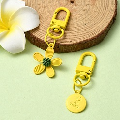 Желтый Подвесные украшения из сплава, окрашенные распылением, с застежками из сплава с поворотными карабинами, цветок и плоский круг, желтые, 55~74 мм, 2 шт / комплект