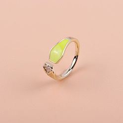 02 Fashionable Copper Plated Gold Ring with Zircon Stones for Women