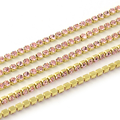 Розовый Необработанные (без покрытия) латунные цепочки со стразами и стразами без никеля, Цепочки со стразами в форме чашки , 2880 шт стразов  / пачка, класс А, светло-розовый, 2.2 мм, около 23.62 футов (7.2 м) / пучок