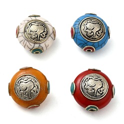 Couleur Mélangete Perles de style à la main tibétains, avec turquoise synthétique, imitation cire d'abeille et apprêts en laiton, plat rond, couleur mixte, 27~28.5x27~29x18.5~19mm, Trou: 1.5~1.6mm