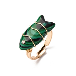 Малахит Природные и синтетические Gemstone кольца, рыба, с латунной фурнитурой со стразами, золотые, рыбы: 23x12 mm, размер США 7 1/4 (17.5 мм)