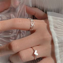 5493301 Chic Hollow Heart Joint Ring Set - Creative Black Glossy Love Rings (2pcs)