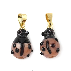 Сиена Подвески лэмпворк ручной работы, коровка, с реечной накладкой из латуни с золотистым напылением, долговечный, цвет охры, 17x9x6.5 мм, отверстие : 4.5x4 мм