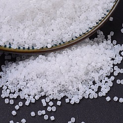 (DB0220) Белый Опаловый Бусины miyuki delica, цилиндр, японский бисер, 11/0, (дБ 0220) белый опал, 1.3x1.6 мм, отверстие : 0.8 мм, Около 2000 шт / 10 г