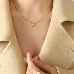 P1288-R Letter Gold Necklace 40+5cm Collier pendentif lettre géométrique audacieux en or pour les fashionistas hip hop