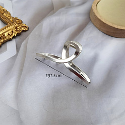 Cross light surface silver 7.5cm Элегантная металлическая заколка для волос в форме акулы – стильный головной убор для изысканного образа.