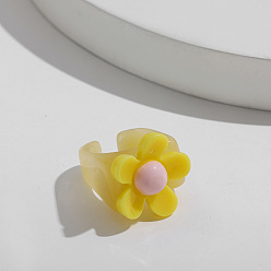 Yellow A17-1-5-2 Vintage Resin Ring with Acrylic Inlaid Gemstone - Cute and Playful Design.