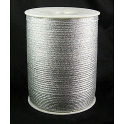 Серебро Блестящая металлическая лента, блеск ленты, DIY материал для органзы лук, Двухсторонняя, цвет серебристый металлик, размер: около 1/8 дюйма (3 мм) в ширину, 880yards / рулон (811.98 м / рулон)
