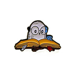 CC1505 Adorable Animal Badge for Book-Loving Bird and Bee Buddy