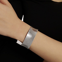 Платина Браслеты-манжеты в этническом стиле для женщин, платина, внутренний диаметр: 2.44 дюйм (6.2 см)