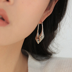 Silver Water Drop-shaped Ear Clip Fashionable Minimalist Earrings - Elegant, Versatile, High-end Ear Decor.