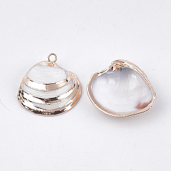 Seashell Color Electroplate Shell Pendants, with Iron Findings, Golden, Seashell Color, 22~29x20~29x5~8mm, Hole: 1.4mm