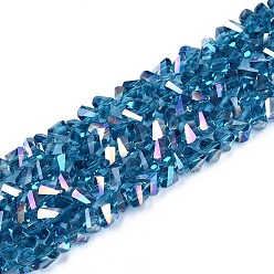 Морской Синий Гальванизируйте прозрачное стекло бисер нитей, треугольные, с покрытием AB цвета, граненые, Marine Blue, 3~3.5x4~4.5x4~4.5 мм, отверстие : 0.8 мм, около 121~131 шт / нитка, 14.37~15.35 дюйм (36.5~39 см)