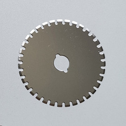Stainless Steel Color SKS7 Circular Blades, Crochet Edge Skip Blades, Perforated Rotary Blades, for Quilting, Scrapbooking Paper, Perforating Fleece Fabric, Thin Leather, Stainless Steel Color, 4.5x0.04cm, Inner Diameter: 0.8cm
