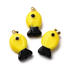 Желтый Подвески лэмпворк ручной работы, рыбы прелести, с реечной накладкой из латуни с золотистым напылением, долговечный, желтые, 23~23.5x12~13x8~10 мм, отверстие : 4.4x3.8 мм