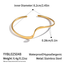 Настоящее золото 18K Минималистичные волнообразные браслеты-манжеты из нержавеющей стали для женщин, реальный 304 k позолоченный, внутренний диаметр: 18 дюйм (2-1/2 см)