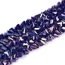 Темно-Синий Гальванические непрозрачные стеклянные бусины, треугольные, с покрытием AB цвета, граненые, темно-синий, 3~3.5x4~4.5x4~4.5 мм, отверстие : 0.8 мм, около 121~131 шт / нитка, 14.37~15.35 дюйм (36.5~39 см)