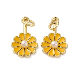 Золотистый Латунь эмаль подвески, цветок, с ABS имитации жемчуга, стойки покрытие, долговечный, с целью перехода в кольце, без кадмия и без свинца, с целью перехода в кольце, золотые, 17x10.5x4 мм, отверстие : 3 мм