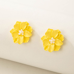 5962 yellow Minimalist versatile exaggerated flower earrings - three-dimensional white flower pearl studs.