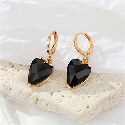 Black heart-shaped earrings Collier chic de boucles d'oreilles en cristal en forme de cœur géométrique noir et blanc serti d'accents de zircone