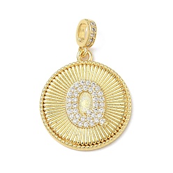 Letter Q Латунные микропаве прозрачные подвески с фианитом, плоский круглый с подвесками в виде букв, без свинца и без кадмия, долговечный, стойки покрытие, реальный 18 k позолоченный, Буква Q, 24.5x21.5x2.5 мм, отверстие : 4.5x3.5 мм