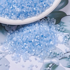 (DB0831) Светлый Барвинковый Шелково-атласный Бусины miyuki delica, цилиндр, японский бисер, 11/0, (дб 0831) легкий барвинок шелковый атлас, 1.3x1.6 мм, отверстие : 0.8 мм, Около 2000 шт / 10 г