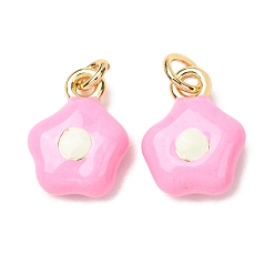 Rose Nacré Laiton émail pendentifs, charmes de fleurs, sans plomb et sans cadmium, plaqué longue durée, crémaillère plaquage, perle rose, 13x10x4mm, Trou: 3mm