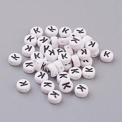 Letter K Акриловые бусины с горизонтальными отверстиями, плоско-круглые, белые, Письмо K, 7x4 мм, отверстие : 1.2~1.8 мм