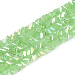 Светло-зеленый Гальванические стекляныне бусины, имитация нефрита, треугольные, с покрытием AB цвета, граненые, светло-зеленый, 3~3.5x4~4.5x4~4.5 мм, отверстие : 0.8 мм, около 121~131 шт / нитка, 14.37~15.35 дюйм (36.5~39 см)