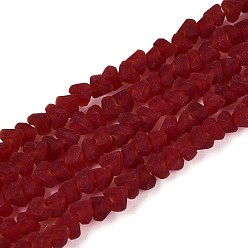 Темно-Красный Матовые прозрачные стеклянные бусины, треугольные, темно-красный, 3~3.5x4~4.5x4~4.5 мм, отверстие : 0.8 мм, около 121~131 шт / нитка, 14.37~15.35 дюйм (36.5~39 см)