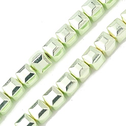 Зеленое Покрытие Гальванические нити из синтетических немагнитных гематитовых бусин, граненые, бусины-кубы с настольной огранкой, зеленый покрытием, 6x6x5.5~6 мм, отверстие : 1 мм, около 70~71 шт / нитка, 15.75~15.98'' (40~40.6 см)