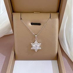 F125 silver titanium steel chain copper pendant Delicate Snowflake Pendant Necklace - Fashionable and Cute, Micro-inlaid, Trendy Clavicle Chain.
