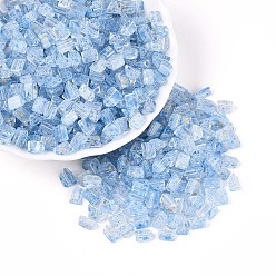 Светло-Голубой Прозрачные стеклянные бусины, окрашенные распылением, треугольные, Небесно-голубой, 6x5x4.3 мм, отверстие : 1.2 мм, Около 2368 шт / фунт