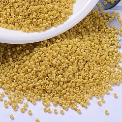 (DB2102) Окрашенный Дуракоат Непрозрачный Банановый Бусины miyuki delica, цилиндр, японский бисер, 11/0, (db 2102) непрозрачный банан, окрашенный в дюракоат, 1.3x1.6 мм, отверстие : 0.8 мм, Около 2000 шт / 10 г