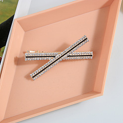 Cross-shaped water drill pattern Black and White Rhinestone Edge Clip with Pearl Flower Duckbill Clip