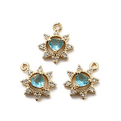 Темно-Голубой Латунные микро проложить кубического циркония прелести, цветок с сердцем, долговечный, стойки покрытие, без свинца и без кадмия, реальный 18 k позолоченный, глубокое синее небо, 12.5x10.5x3.5 мм, отверстие : 1.2 мм