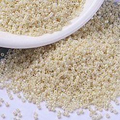 (DB1900) Слоновая Кость Цейлон Бусины miyuki delica, цилиндр, японский бисер, 11/0, (БД 1900) слоновая кость Цейлон, 1.3x1.6 мм, отверстие : 0.8 мм, Около 2000 шт / 10 г